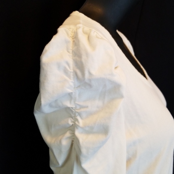 Cream 3/4 Sleeve Top with Gathered Sleeve Details - Picture 3 of 6